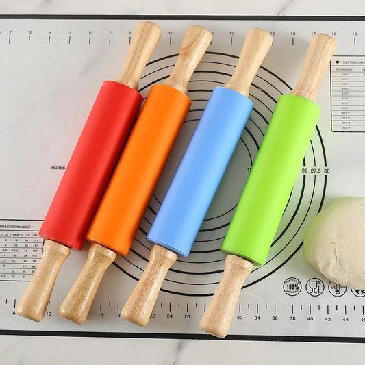 Rouleau en silicone et poignées en bois